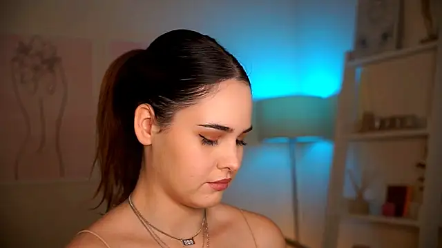 Snapshot of BustyGff chatting on October 28, 2025, 9:13 am BustyGff online show from October 28, 2025, 9:13 am