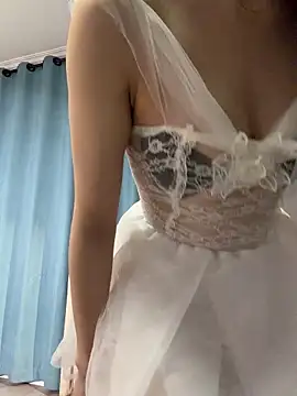 Yiyi-707 online show from February 25, 2026, 10:25 am