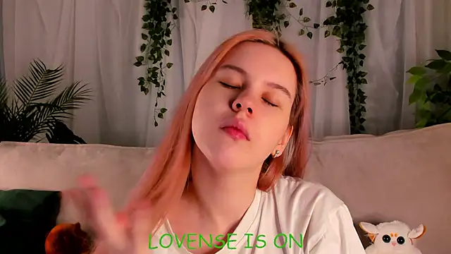 ElizSpieth online show from October 10, 2025, 1:59 am