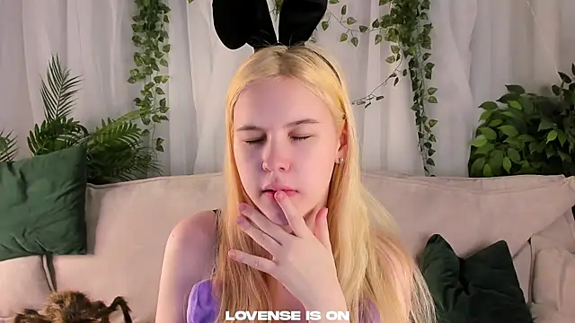 ElizSpieth online show from October 26, 2025, 1:33 am