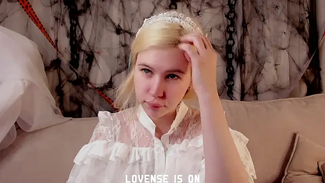 ElizSpieth online show from November 6, 2025, 1:28 am