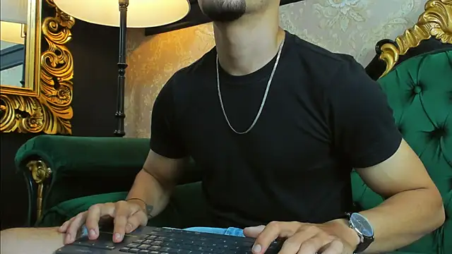 AlessandroKiing online show from August 1, 2026, 10:08 pm