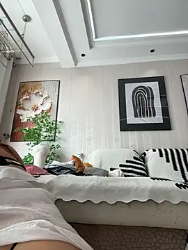 feifei 521 online show from November 27, 2025, 2:13 am