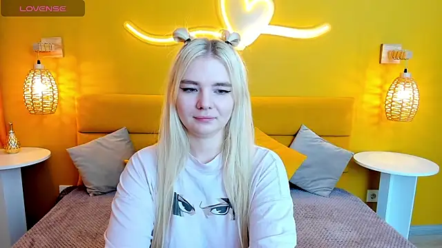 RuthBryant online show from October 11, 2025, 1:16 am