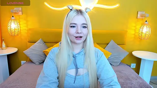 RuthBryant online show from October 17, 2025, 8:28 am