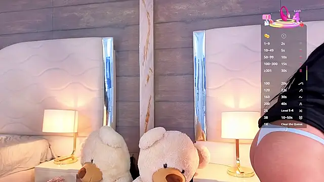 Snapshot of MeganAdamms chatting on October 2, 2025, 11:50 am MeganAdamms online show from October 2, 2025, 11:50 am