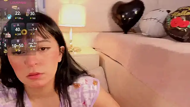 Snapshot of MeganAdamms chatting on October 22, 2025, 11:43 am MeganAdamms online show from October 22, 2025, 11:43 am