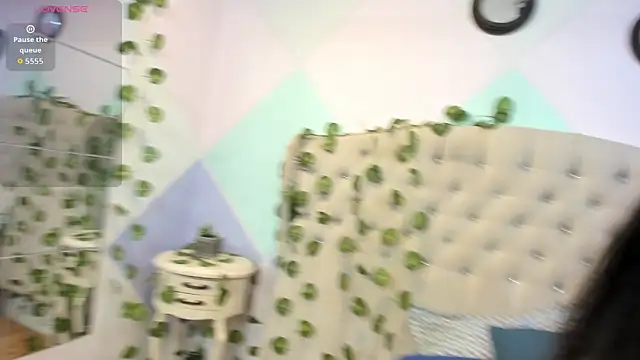 ZaharaSkylar online show from November 5, 2025, 11:43 am