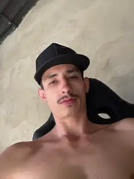 Damartinez27 online show from January 14, 2026, 9:42 pm