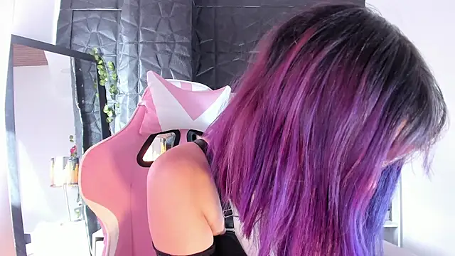 rihonna hs8 online show from March 3, 2026, 3:29 pm