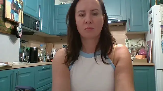 ALICAINWONDERLAND online show from December 1, 2025, 3:50 pm