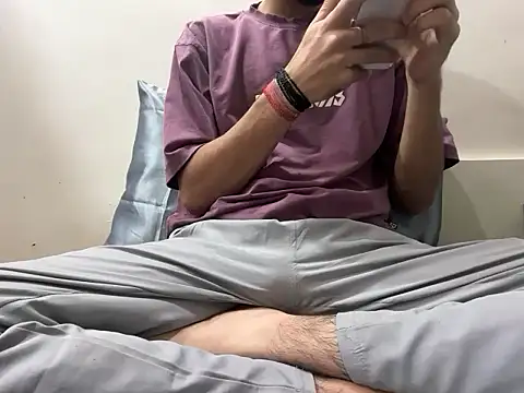 coupleyug online show from December 16, 2025, 11:37 am