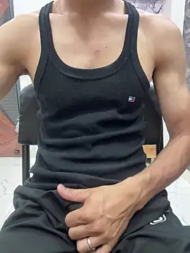 coupleyug online show from March 28, 2026, 3:33 pm