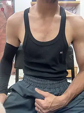 coupleyug online show from June 3, 2026, 10:07 am