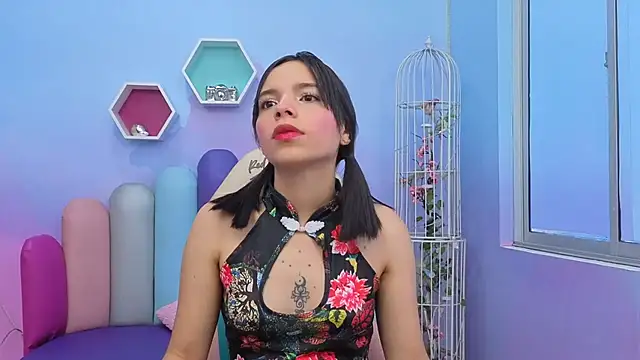 Issa Skinny  online show from November 2, 2025, 11:56 am