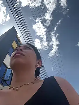 larsonbeverly online show from February 26, 2026, 6:29 pm