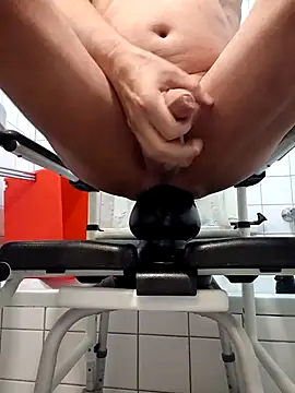 Snapshot of toywood chatting on October 2, 2025, 4:52 am toywood online show from October 2, 2025, 4:52 am