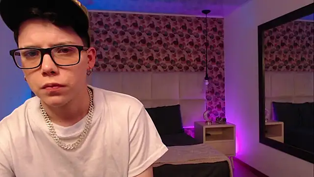 SpencerMontgomery online show from September 28, 2025, 5:40 pm