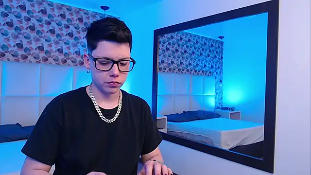 SpencerMontgomery online show from October 29, 2025, 7:37 pm