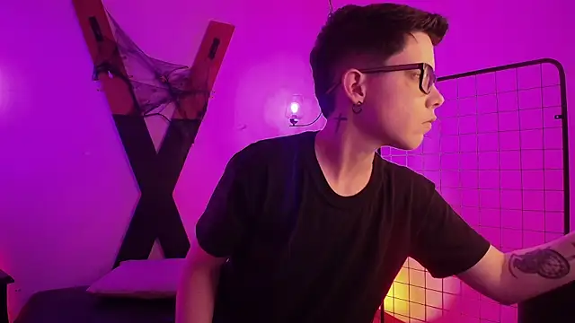 SpencerMontgomery online show from November 8, 2025, 7:34 pm