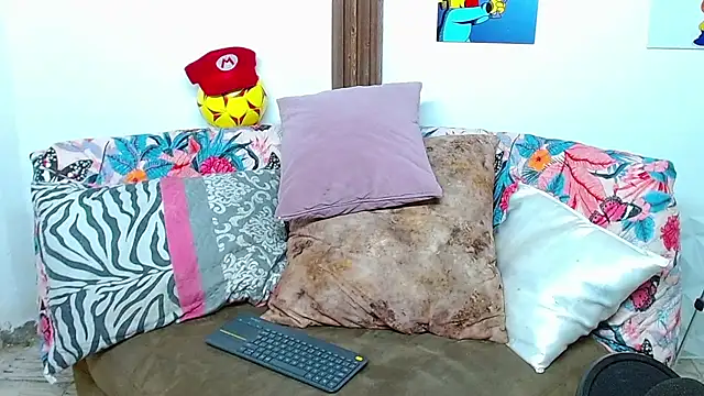 elfernh online show from October 18, 2025, 5:43 am