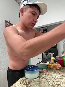 elfernh online show from December 22, 2025, 1:08 pm