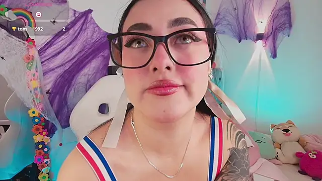 justonecute online show from October 14, 2025, 11:38 pm