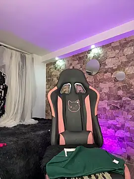 samiacooper25 online show from March 1, 2026, 9:55 am