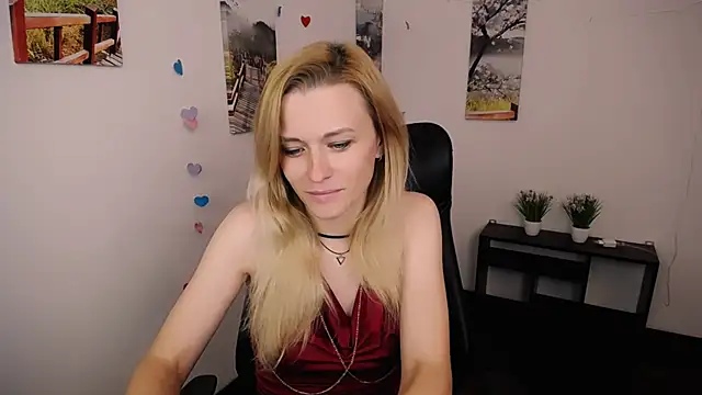 Snapshot of PeppyMia chatting on October 6, 2025, 6:11 am PeppyMia online show from October 6, 2025, 6:11 am