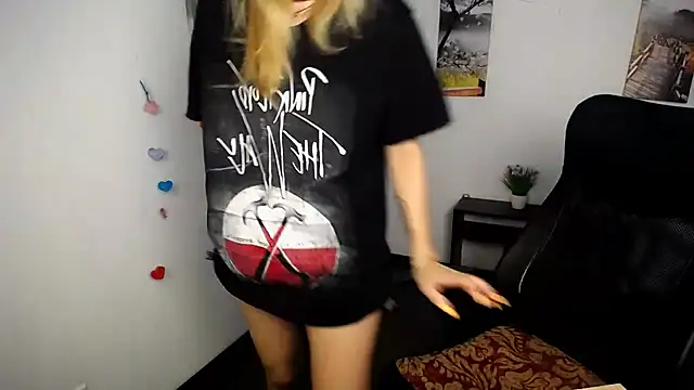 Snapshot of PeppyMia chatting on October 20, 2025, 6:25 am PeppyMia online show from October 20, 2025, 6:25 am