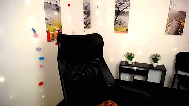 Snapshot of PeppyMia chatting on November 4, 2025, 7:29 am PeppyMia online show from November 4, 2025, 7:29 am