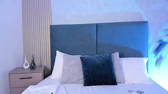 Snapshot of Laura_Ivy chatting on February 12, 2026, 1:06 pm Laura Ivy online show from February 12, 2026, 1:06 pm