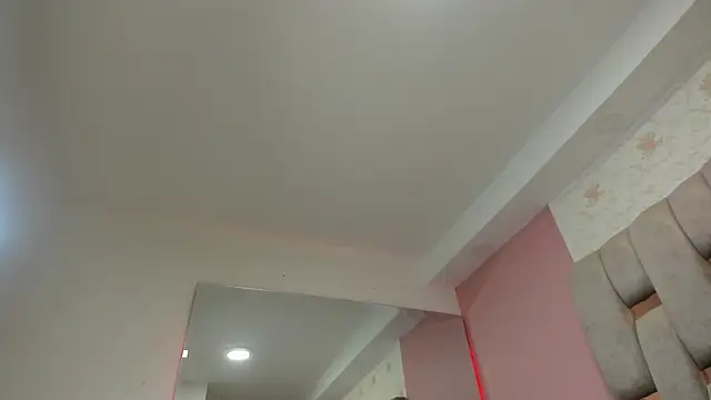 cloe spencerr online show from October 31, 2025, 12:50 pm