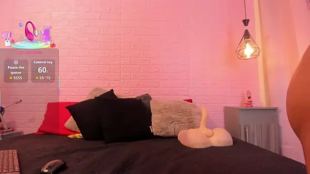 MayteLiu  online show from October 15, 2025, 12:38 pm