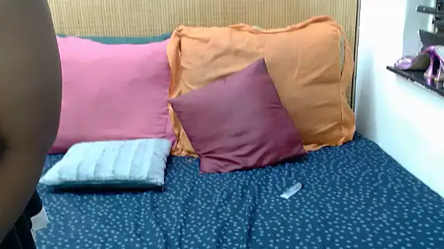 EXOTICBABEXX online show from October 15, 2025, 4:29 pm