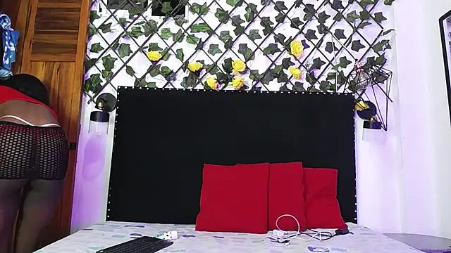 vzoeycooper online show from October 26, 2025, 2:28 am