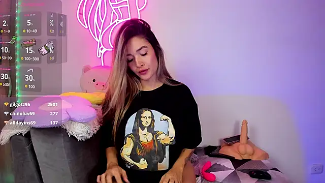 Lovejuana  online show from October 5, 2025, 10:18 pm