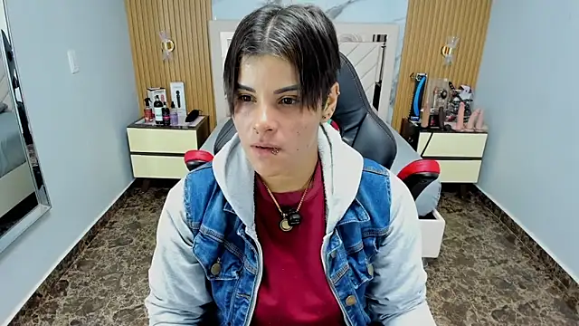 KAROLLJONES1 online show from December 1, 2025, 7:19 pm