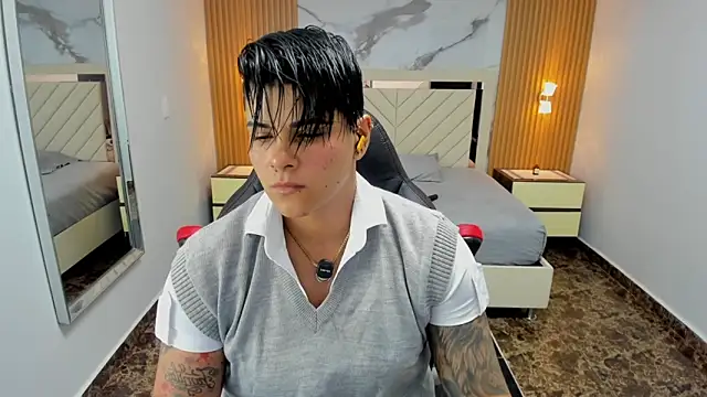 KAROLLJONES1 online show from April 10, 2026, 7:29 pm