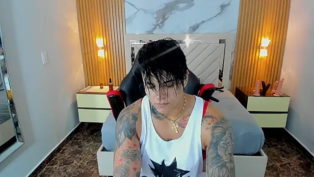KAROLLJONES1 online show from June 5, 2026, 12:50 am