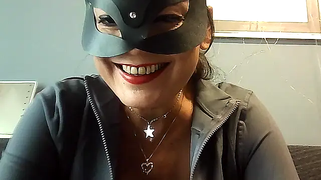 vanitafalcao online show from October 8, 2025, 3:53 pm