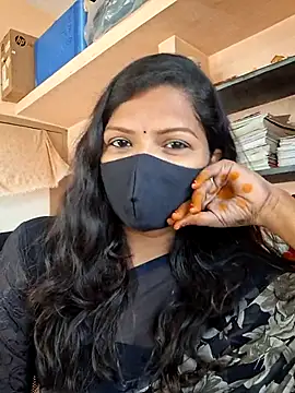 Snapshot of Tamil_Dharani chatting on February 19, 2026, 5:36 am Tamil Dharani online show from February 19, 2026, 5:36 am