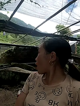 Snapshot of Tamy_20 chatting on October 16, 2025, 8:15 am Tamy 20 online show from October 16, 2025, 8:15 am