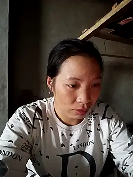 Snapshot of Tamy_20 chatting on November 3, 2025, 1:29 am Tamy 20 online show from November 3, 2025, 1:29 am