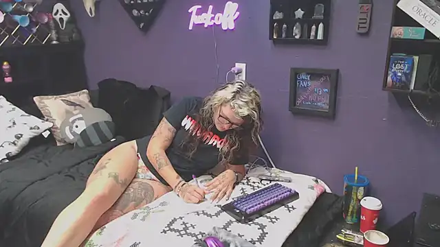 oddywithabody online show from October 24, 2025, 5:26 am