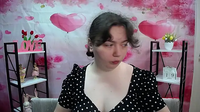 NeonilaLisova online show from April 19, 2026, 5:07 am