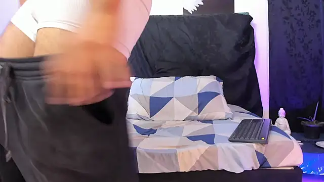 Snapshot of hagen_mm chatting on September 15, 2025, 11:16 pm hagen mm online show from September 15, 2025, 11:16 pm