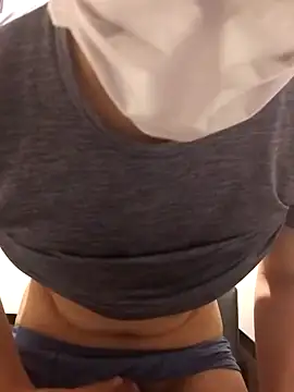 Snapshot of sora_boy chatting on October 8, 2025, 1:36 am sora boy online show from October 8, 2025, 1:36 am