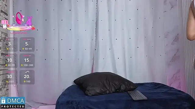 Clhoee  online show from October 25, 2025, 3:14 am