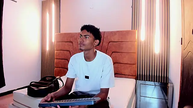 FYKMOR 1 online show from October 8, 2025, 3:48 am